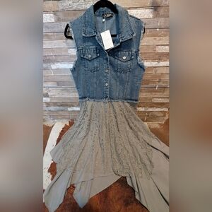 Sleeveless Denim Tunic with Lace Skirt - Grey